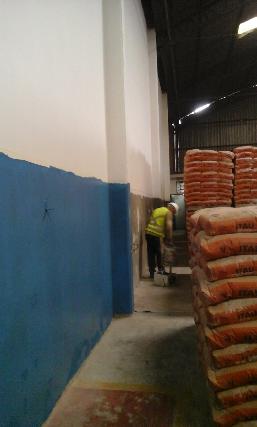 Imagem de pintura interna com latex acrílico em paredes 