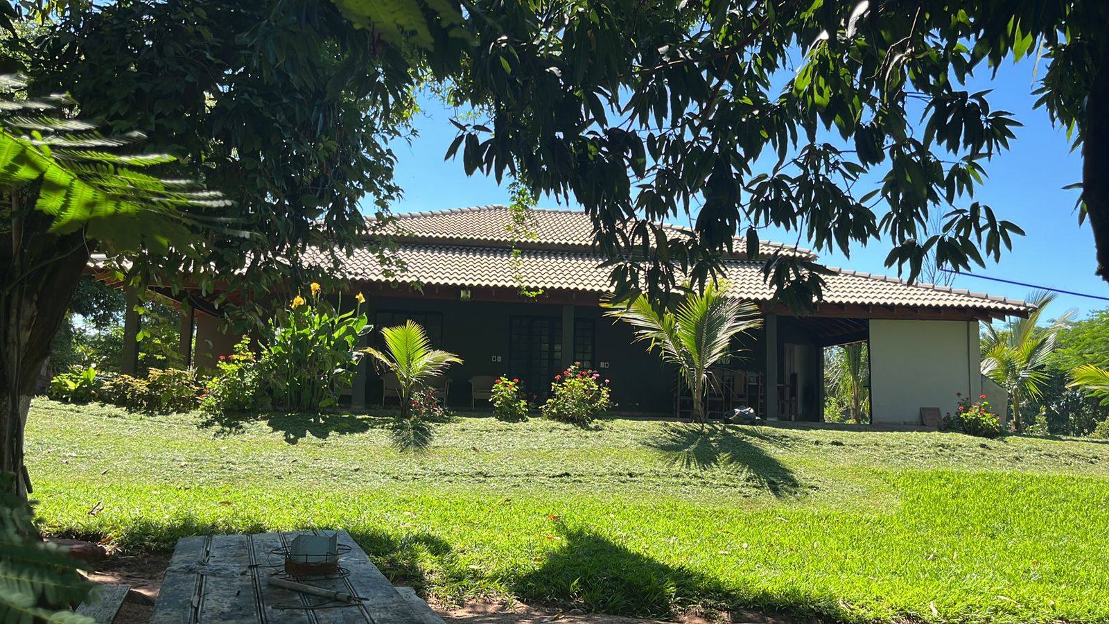 Imagem ilustrativa de Fazendas, Sítios, Chácaras, Casas Residenciais, e Terrenos Comerciais a Venda