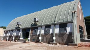 Imagem de Pintura de todas as paredes externa com tinta acrílica emborrachada.