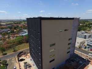 Imagem de Aplicação de micro revestimento na cor preto.