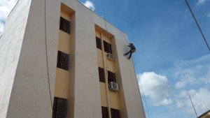 Imagem de Pintura do muro tinta acrílica fosca