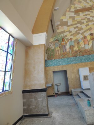 Imagem de Aplicação de textura acrílica de petras naturais nas colunas verticais.