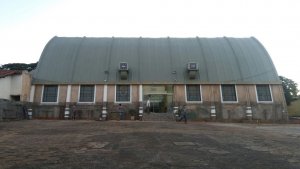 Imagem de Pintura do telhado de laje com tinta acrílica emborrachada.